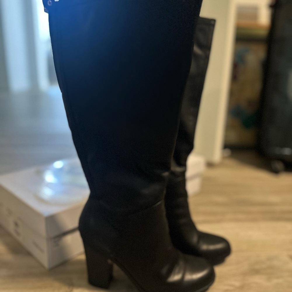 Women's Black Knee-High Boots